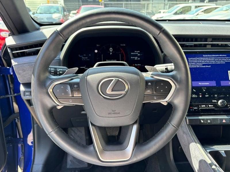 Lexus LBX Cool 2WD