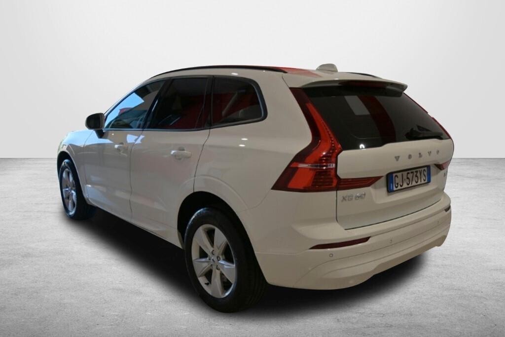 VOLVO XC60 2.0D 197CV B4 (D) AUTOMATIC AWD MOMENTUM ( FARI LED - COCKPIT - CRUISE - PDC - TELECAMERA POST. - CERCHI 18 )