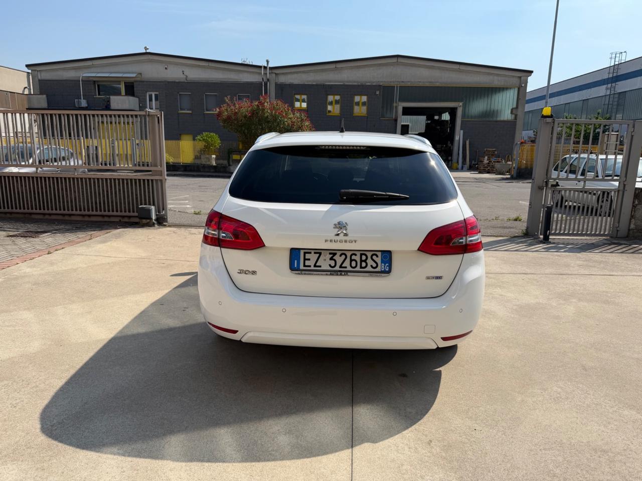 Peugeot 308 BlueHDi 120 S&S EAT6 SW Allure