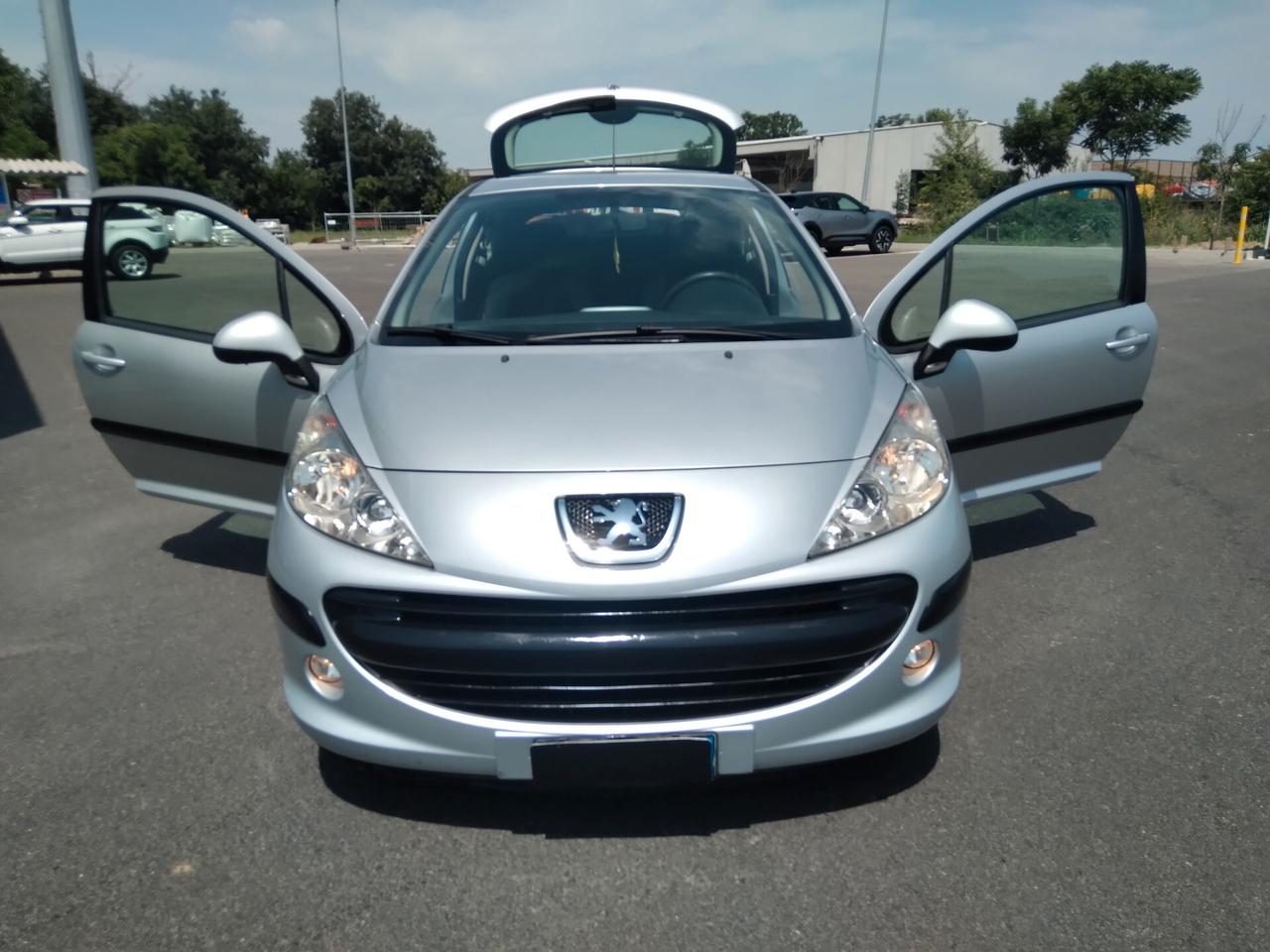 Peugeot 207 1.4 8V 75CV 3p. X Line x neopatentati