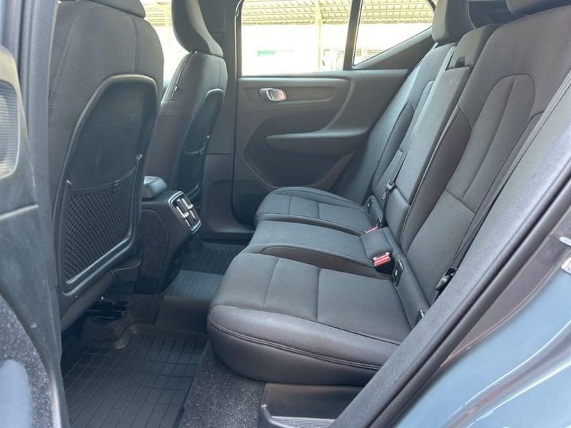 Volvo XC40 2.0 D3 MOMENTUM PRO AUTO MY21