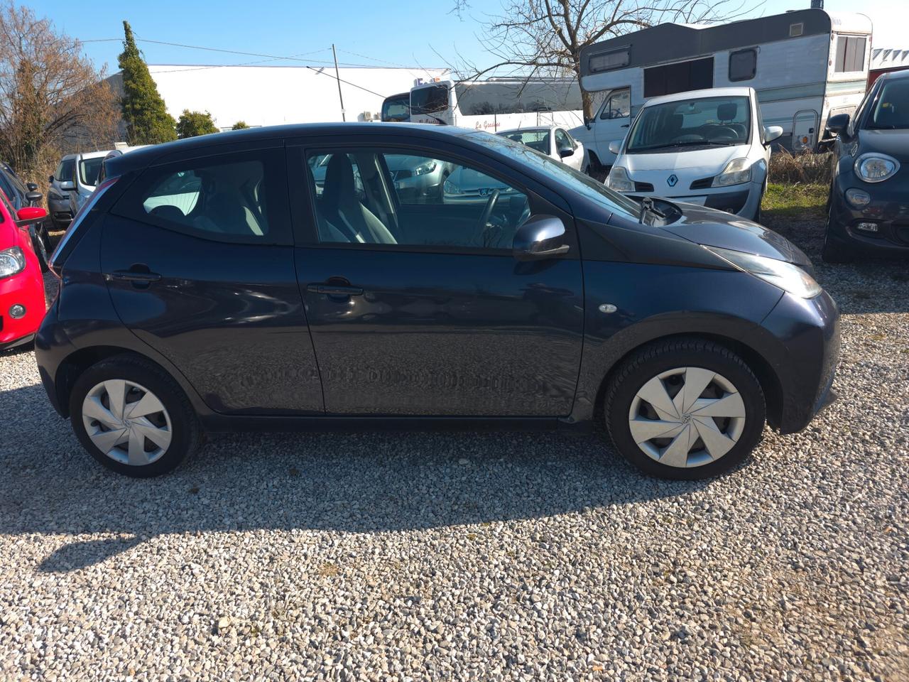 Toyota Aygo 1.0 VVT-i 69 CV 5 porte x-play MMT