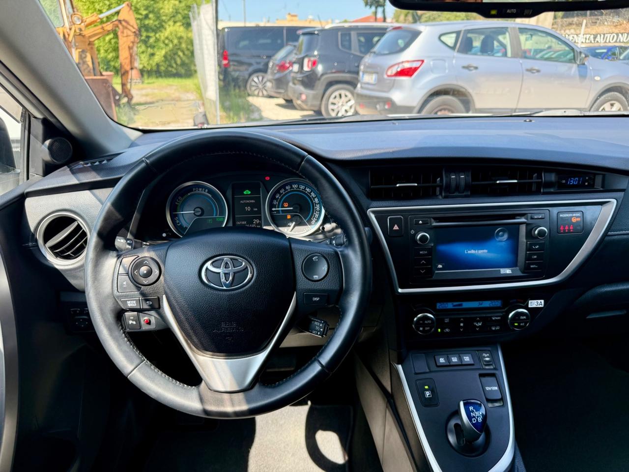 Toyota Auris 1.8 hsd executive