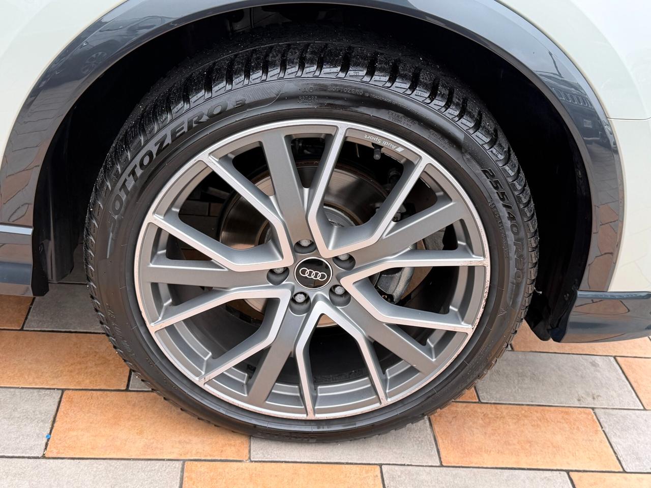 Audi Q3 SB 35 2.0 TDI 150 cv. S Tronic LINE EDITION