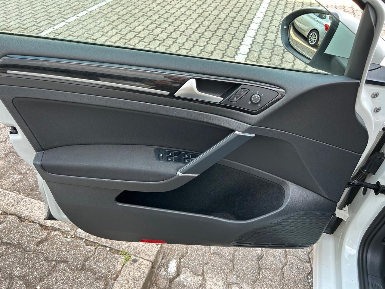 Volkswagen Golf 5p 1.5 tgi Executive 130cv dsg