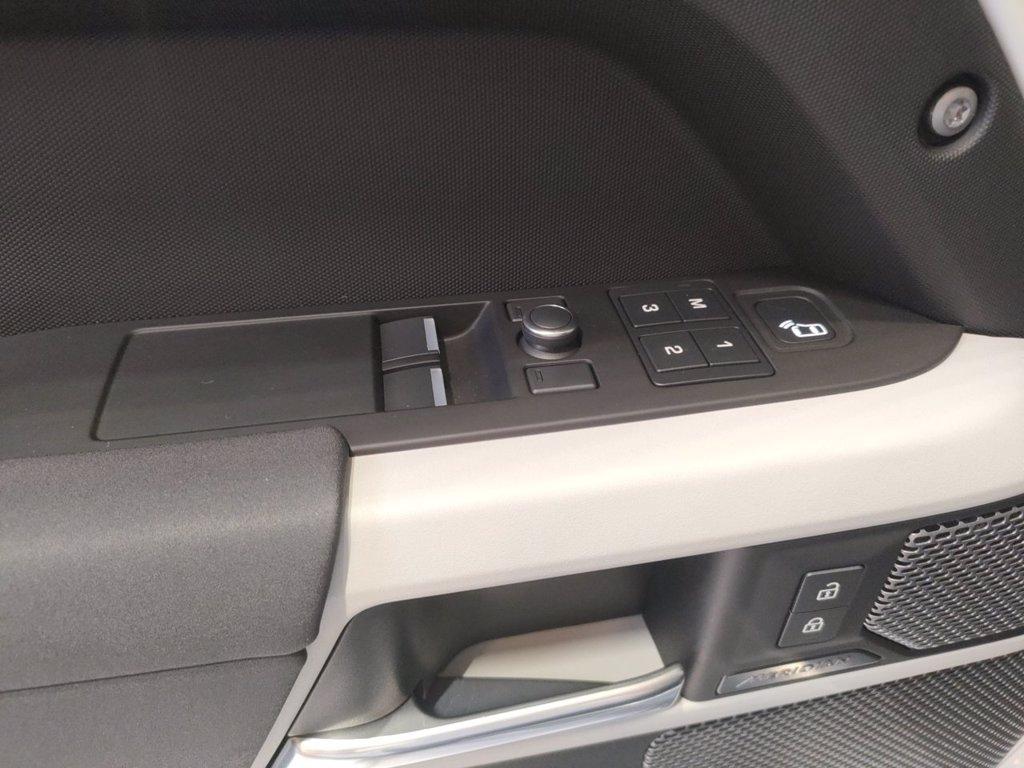 LAND ROVER Defender 90 3.0d i6 mhev se awd 250cv auto del 2021