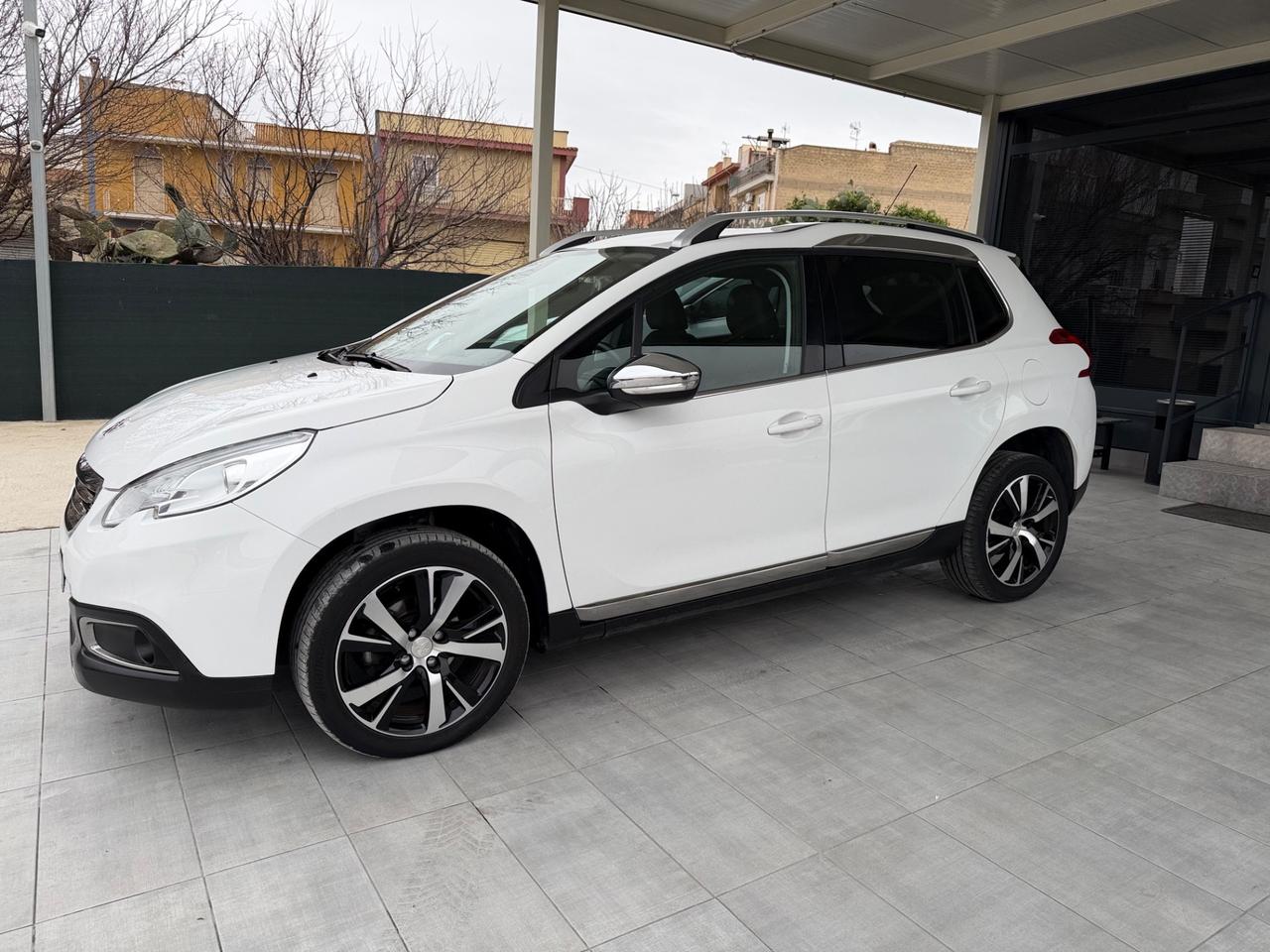 Peugeot 2008 BlueHDi 100 Allure
