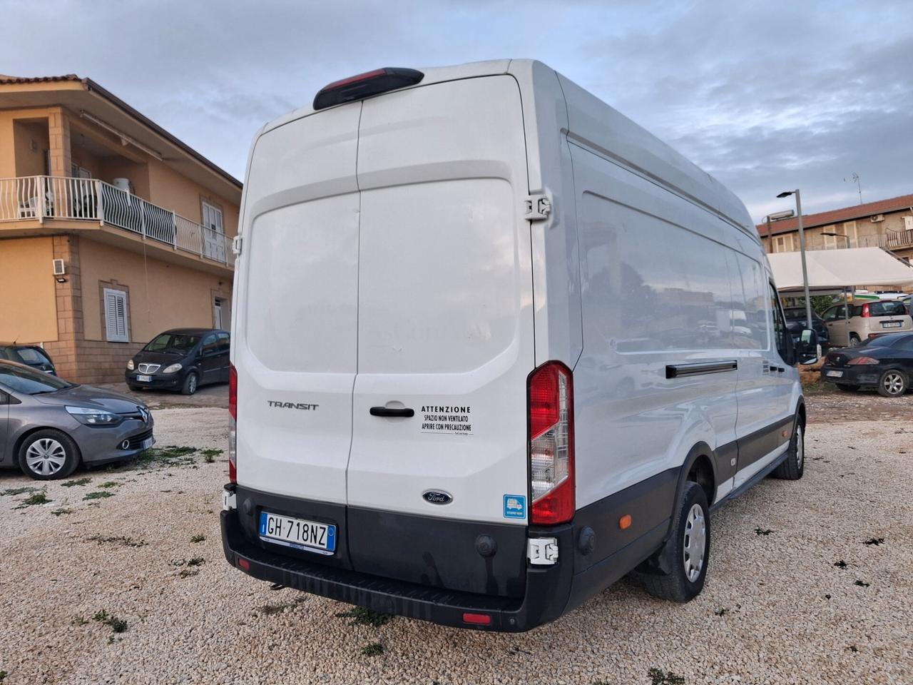 Ford transit passo lungo tetto alto iva esposta