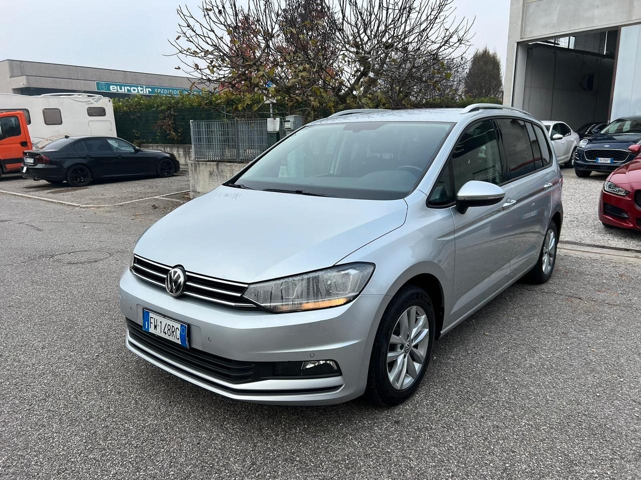 Volkswagen Touran 2.0 TDI 150 CV SCR DSG Business BlueMotion Technology