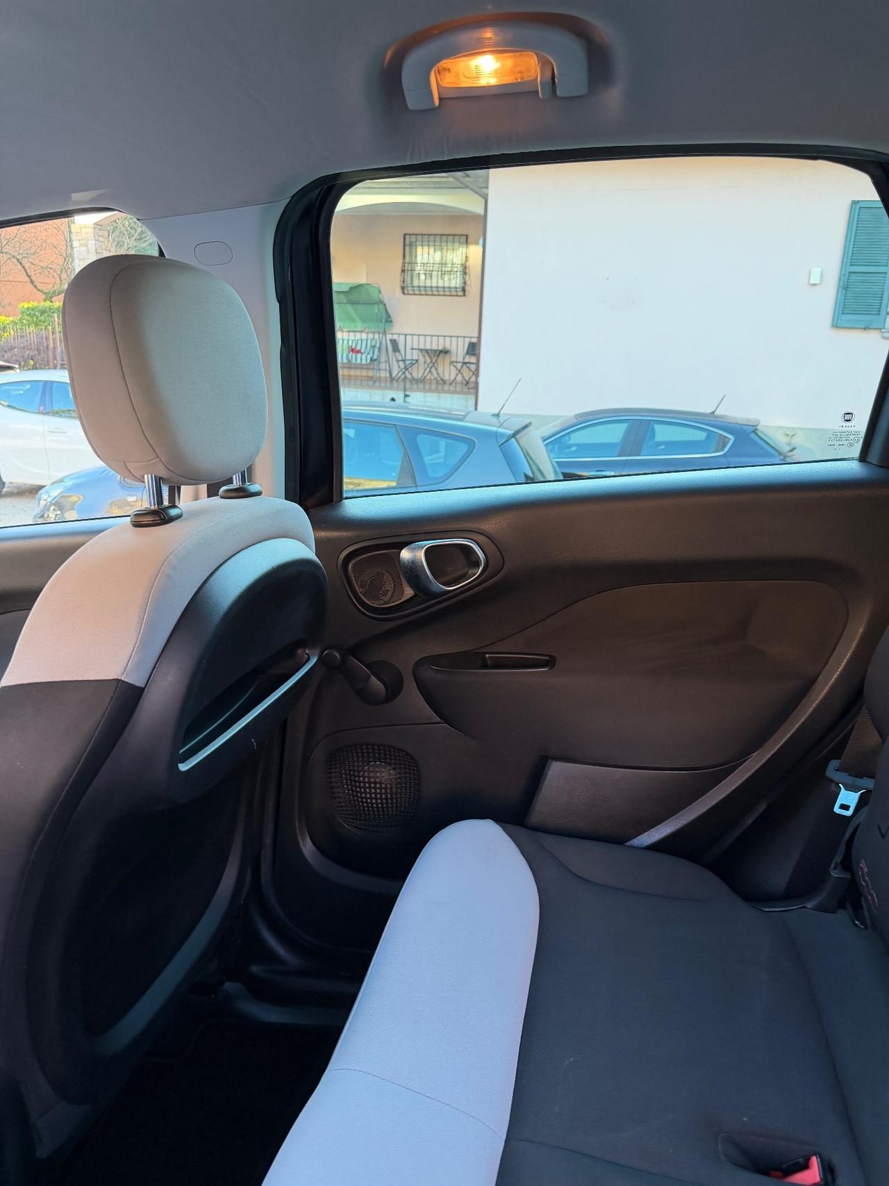 Fiat 500L LIVING LOUNGE KMCERT UNICOPR NEOPAT