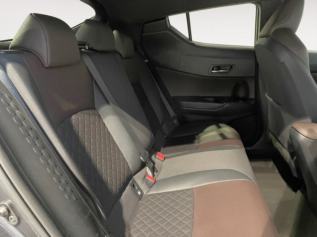 Toyota C-HR 5 Porte 1.8 Hybrid 122CV e-cvt Lounge (FHEV) - GANCIO TRAINO