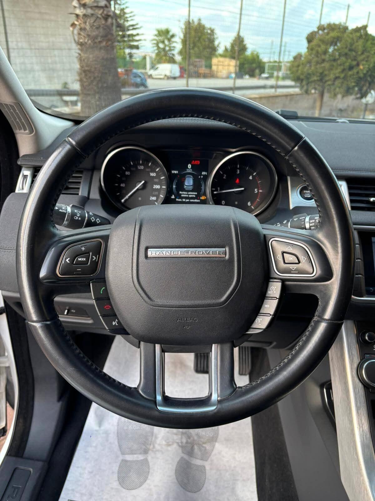 Land Rover Range Evoque 2.0 TD4 150 CV 5p. Pure//