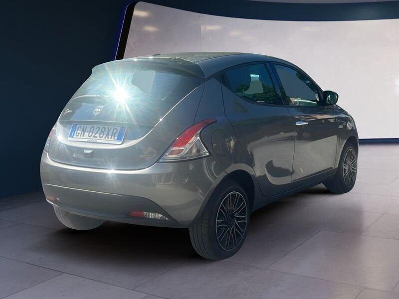 Lancia Ypsilon 1.0 FireFly 70cv Hybrid Gold
