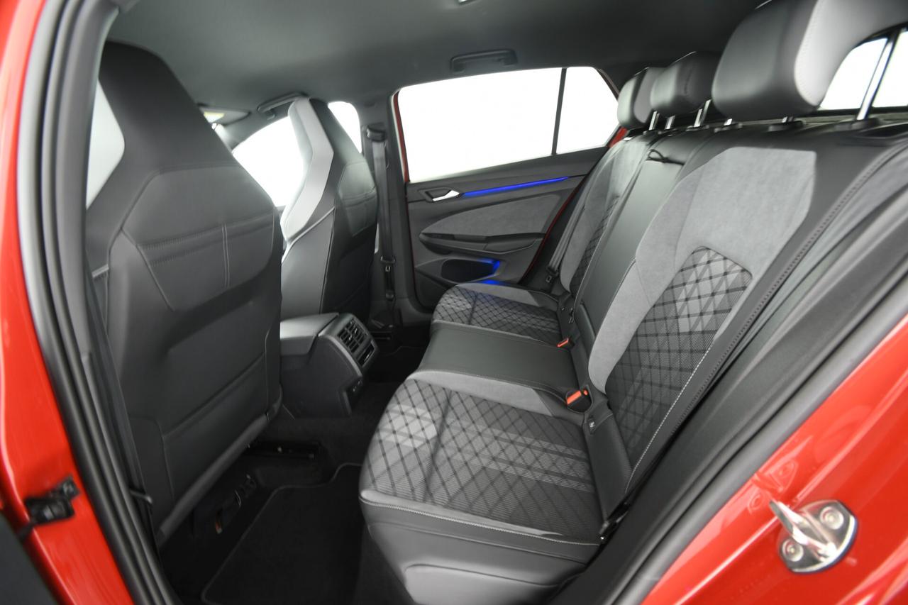 Volkswagen Golf 1.5 eTSI 130 CV EVO ACT DSG R-Line