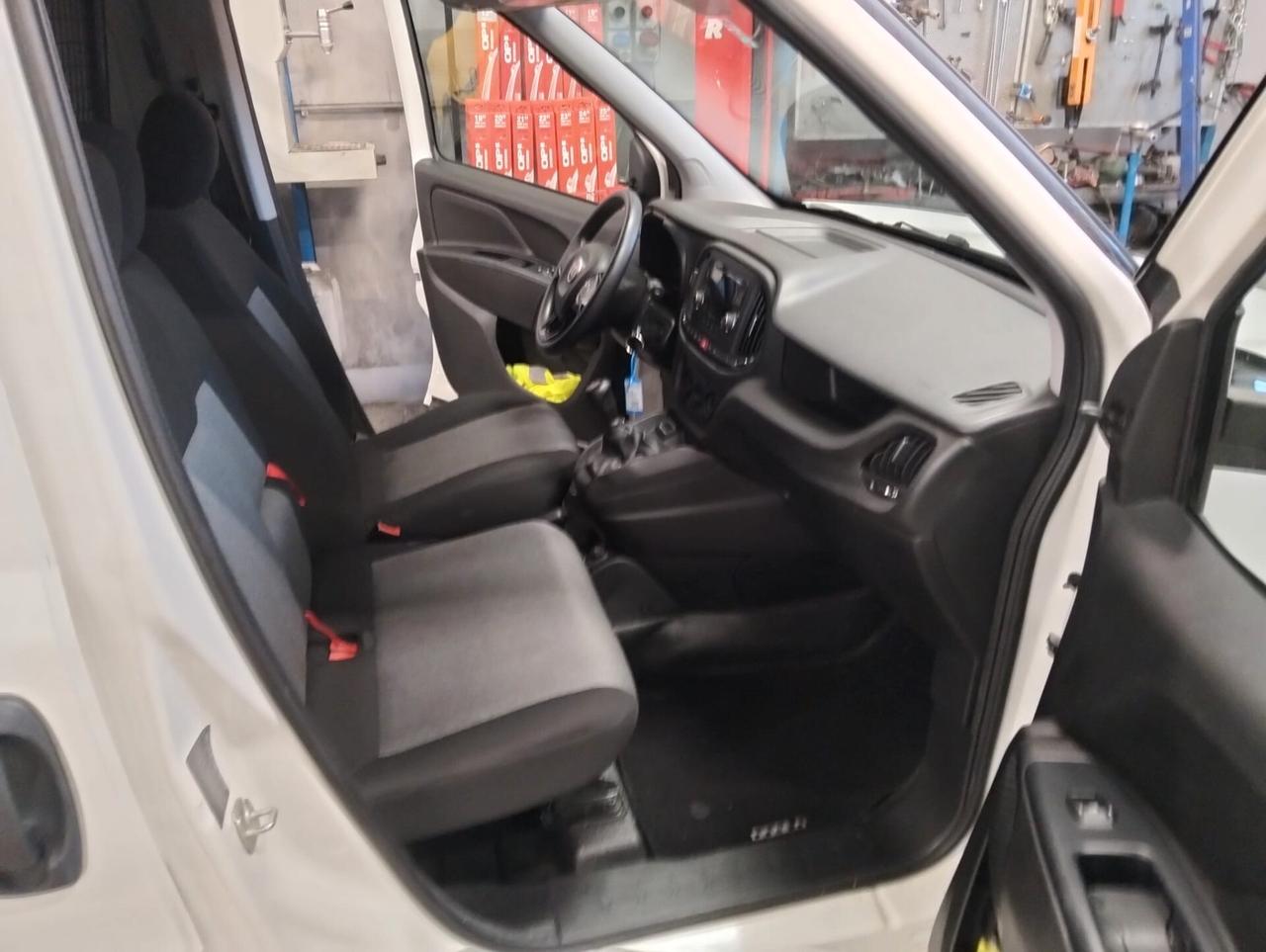 Fiat doblo 1300 m.j. 3 posti solo 12800km