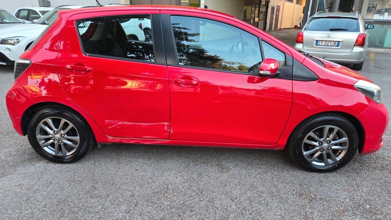 Toyota Yaris 1.0 5 porte Lounge