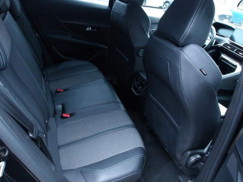 Peugeot 3008 BlueHDi 130 S&S EAT8 Allure