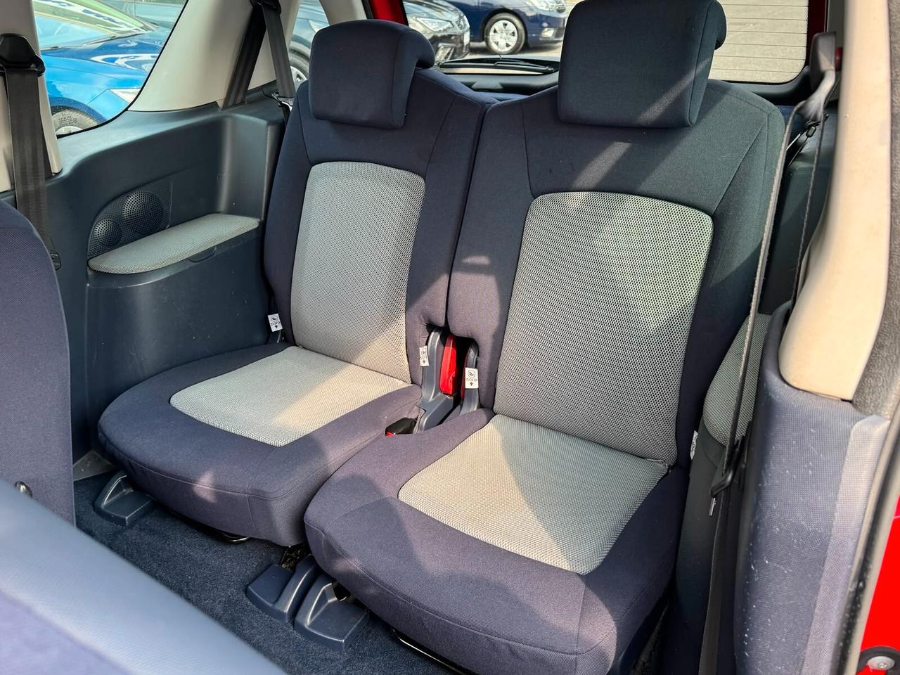 Peugeot 1007 1.6 Trendy 2Tronic