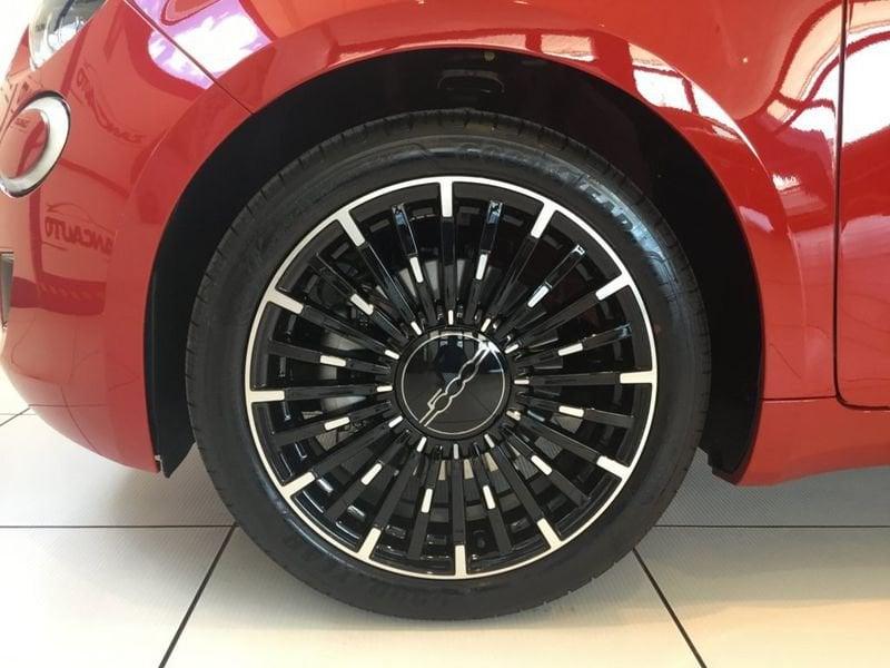 FIAT 500 Hybrid Hybrid Icon MY26 PACK STYLE
