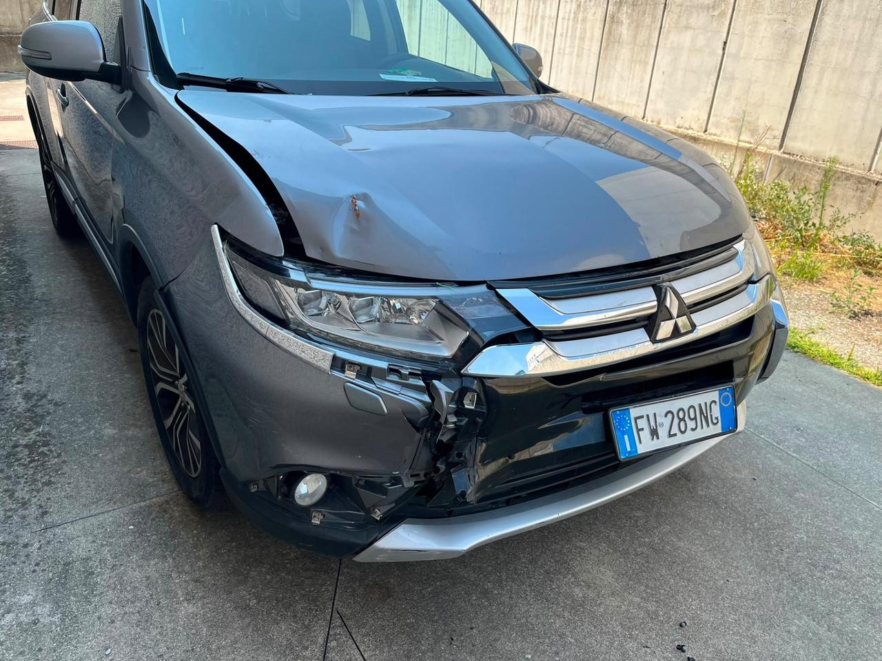 Mitsubishi Outlander 2.2 DI-D 4WD Instyle Plus SDA 7 posti
