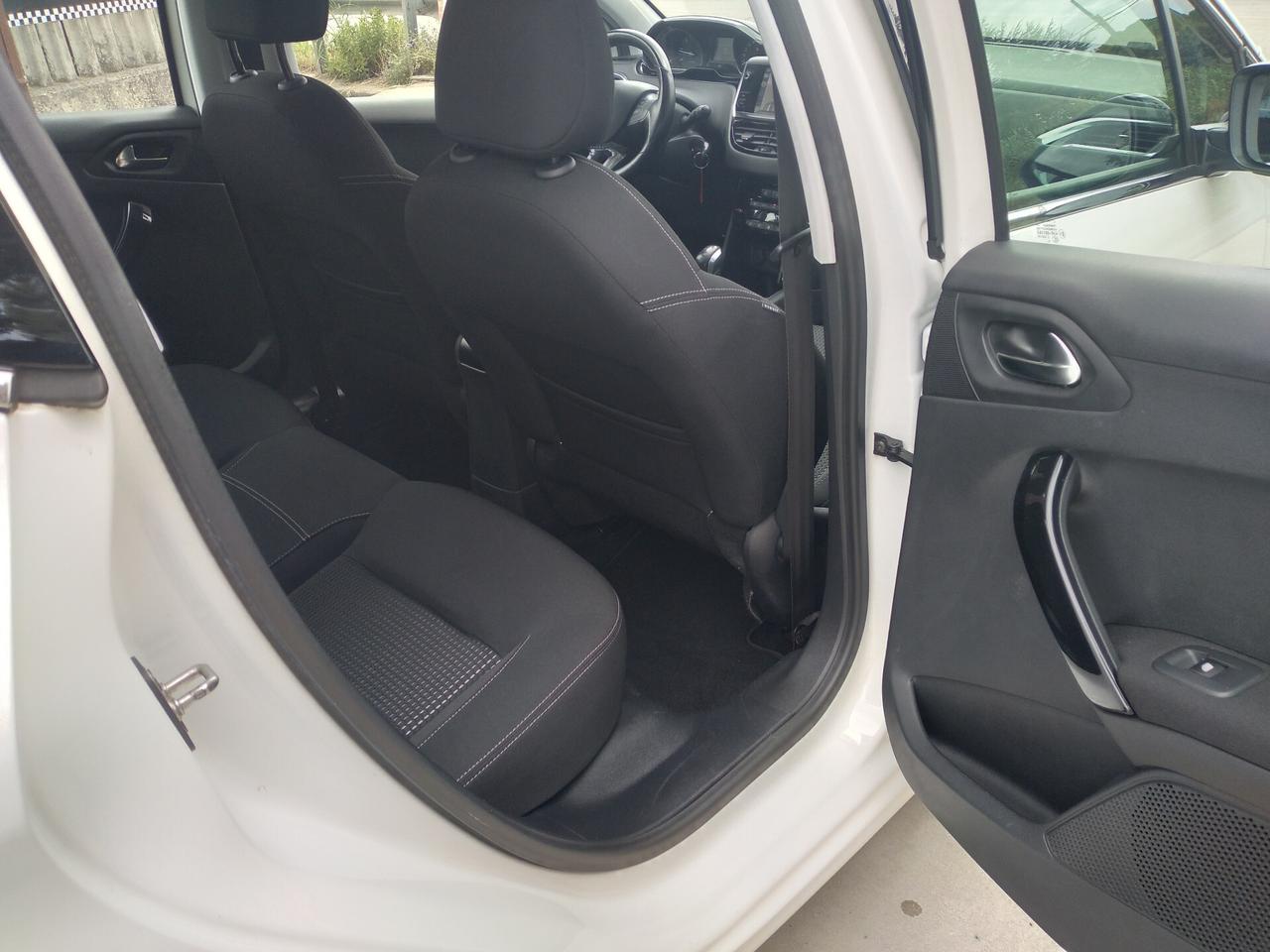 Peugeot 208 BlueHDi 75 5 porte Allure