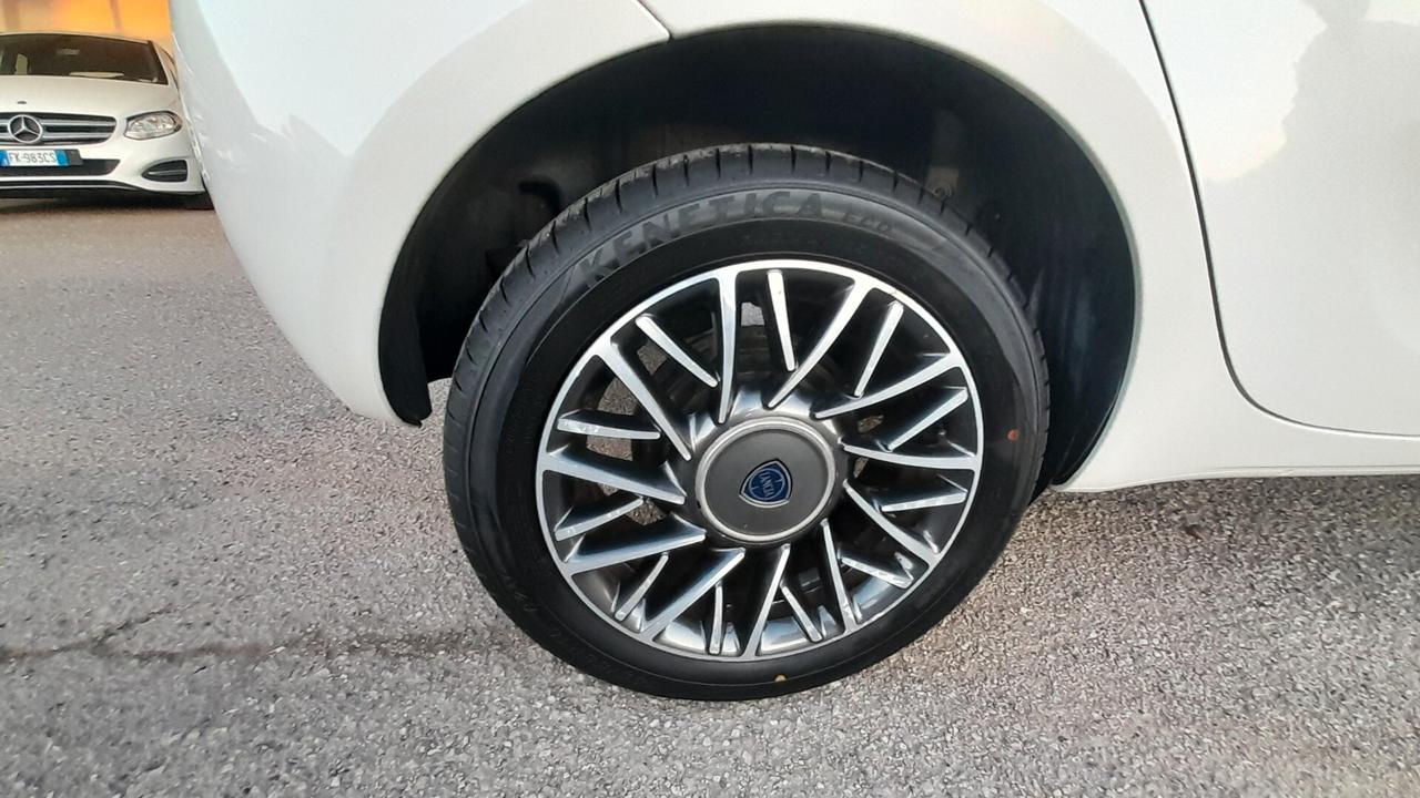 Lancia Ypsilon 1.2 69 CV 5 porte Platinum