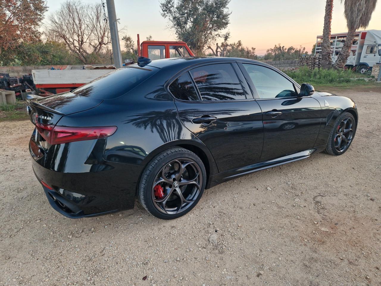 Alfa Romeo Giulia 2.9 T V6 AT8 Quadrifoglio