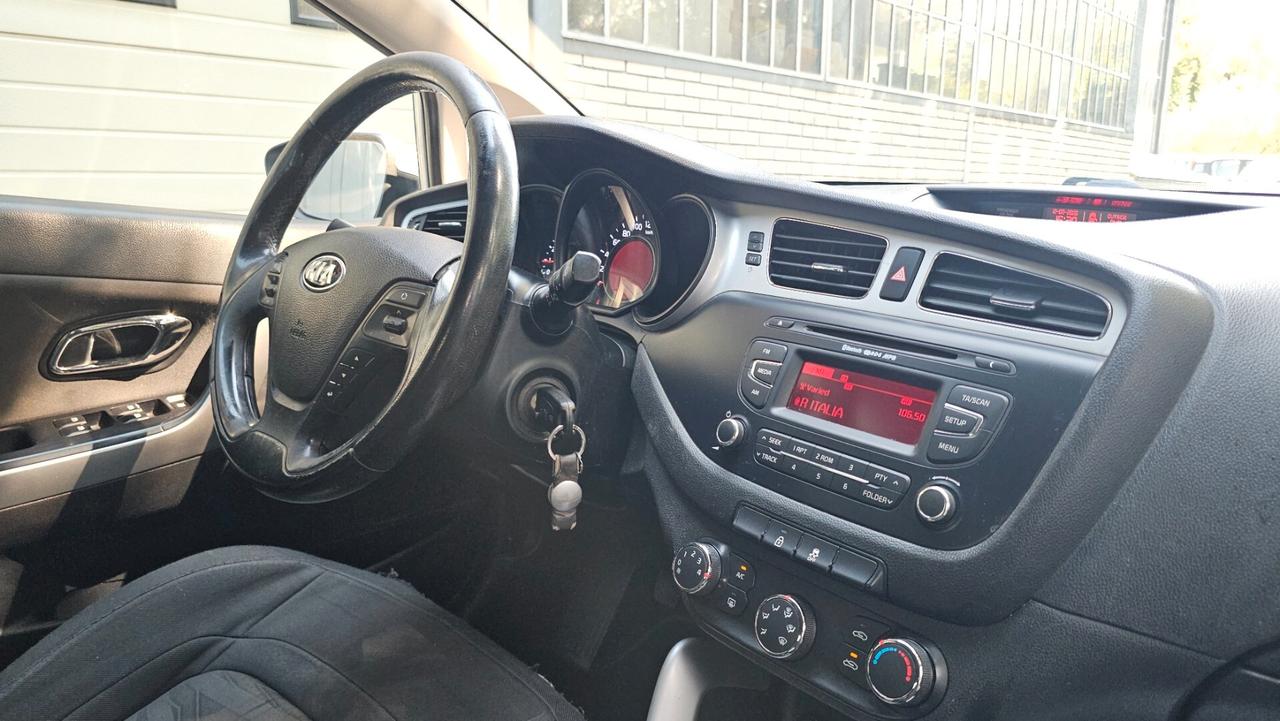 Kia Ceed cee'd 1.4 CRDi 5 porte Cool --OK NEOPATENTATI--