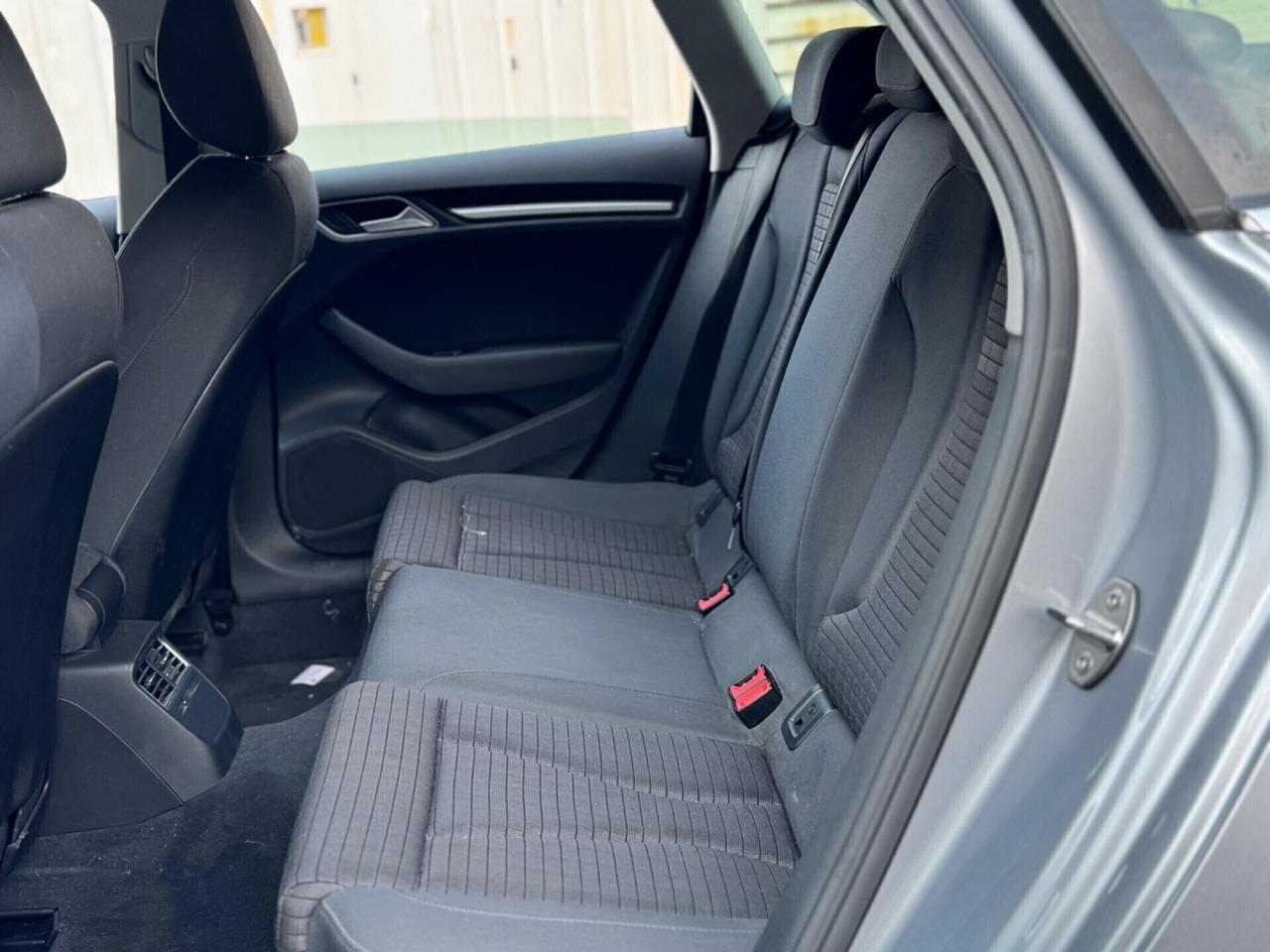 Audi A3 Sedan 2.0 TDI clean diesel Ambition