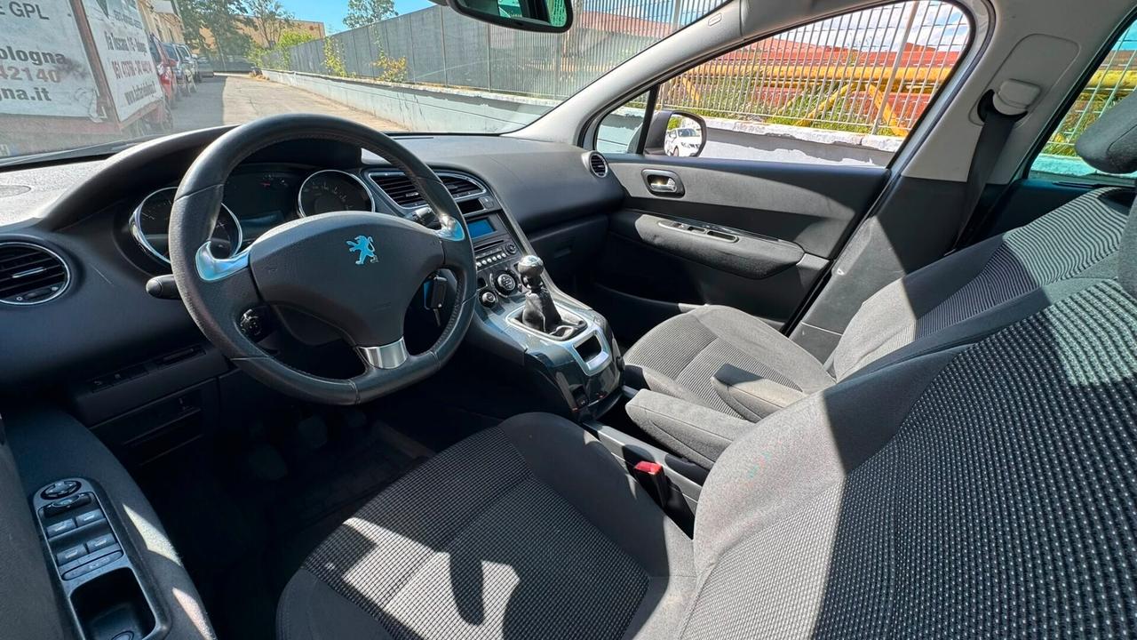 Peugeot 5008 1.6 HDi 115CV Business