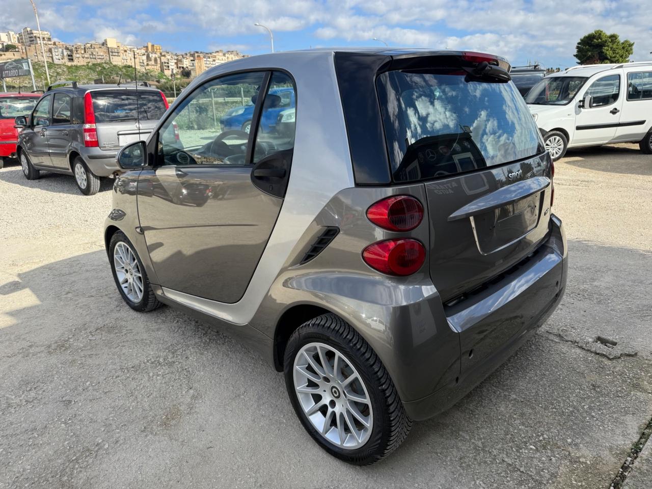 Smart ForTwo 1000 71 cv coupé passion 2011