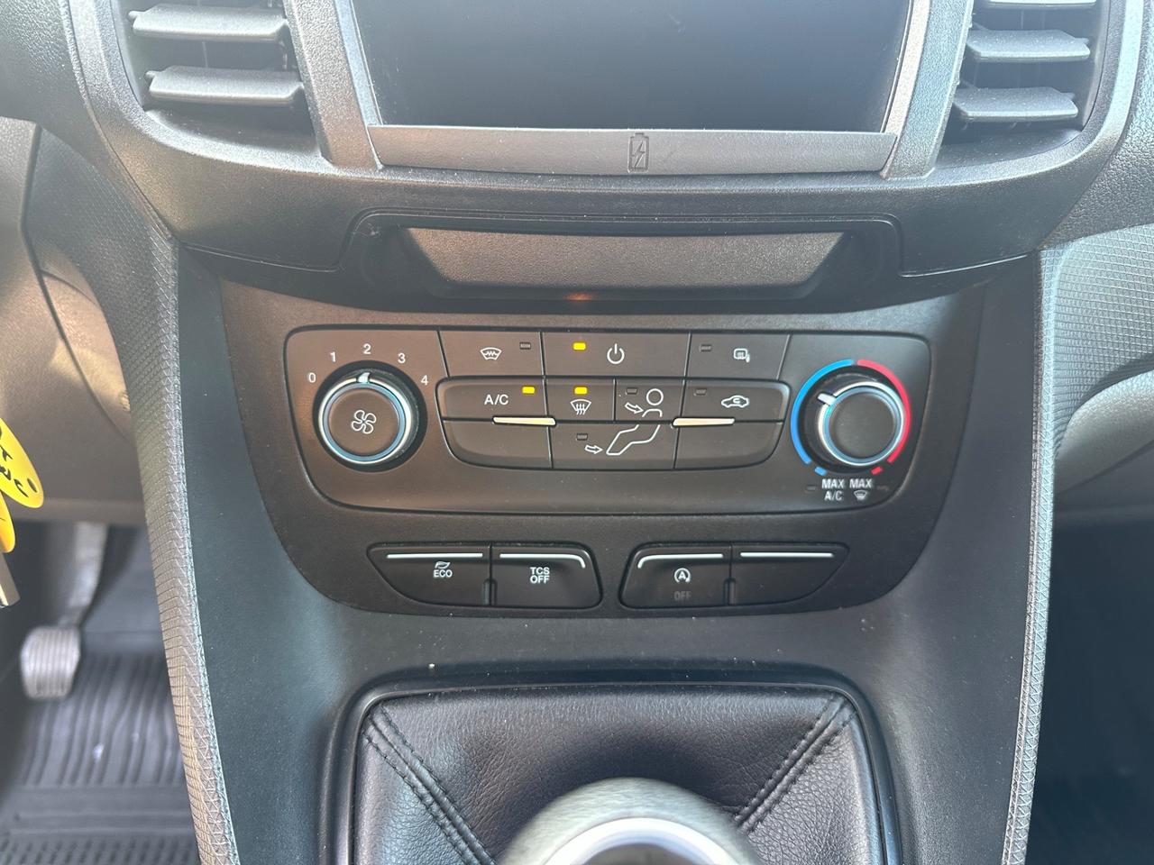 Ford Tourneo Connect 1.5 100 CV Titanium PROBLEMI AL MOTORE