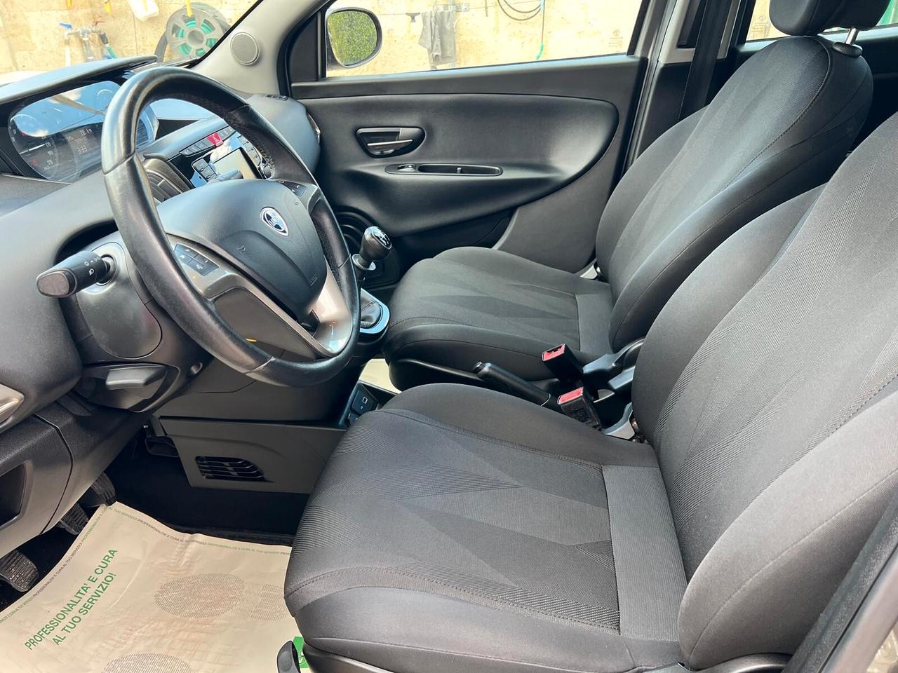 Lancia Ypsilon 1.2 69 CV 5 porte Gold