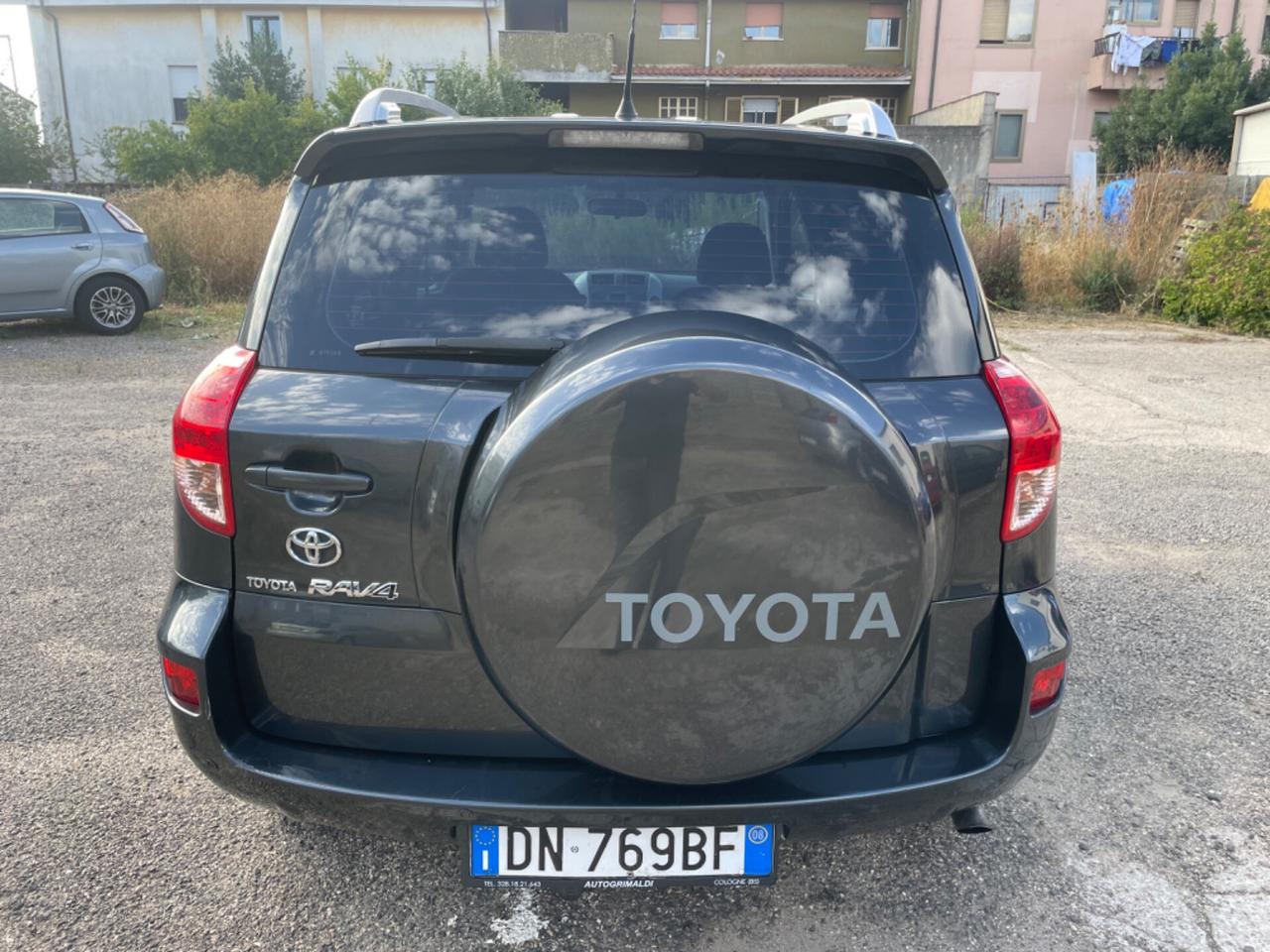 Toyota RAV4 2.2 D-4D 136 CV gancio traino