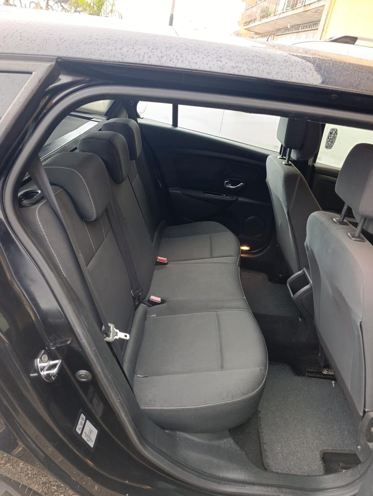 Renault Megane 1.5 dCi SporTour 2012