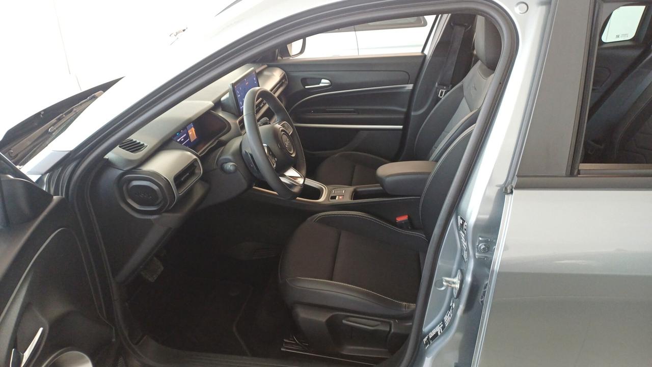 Jeep Avenger 1.2 Turbo 100 CV MHEV Summit