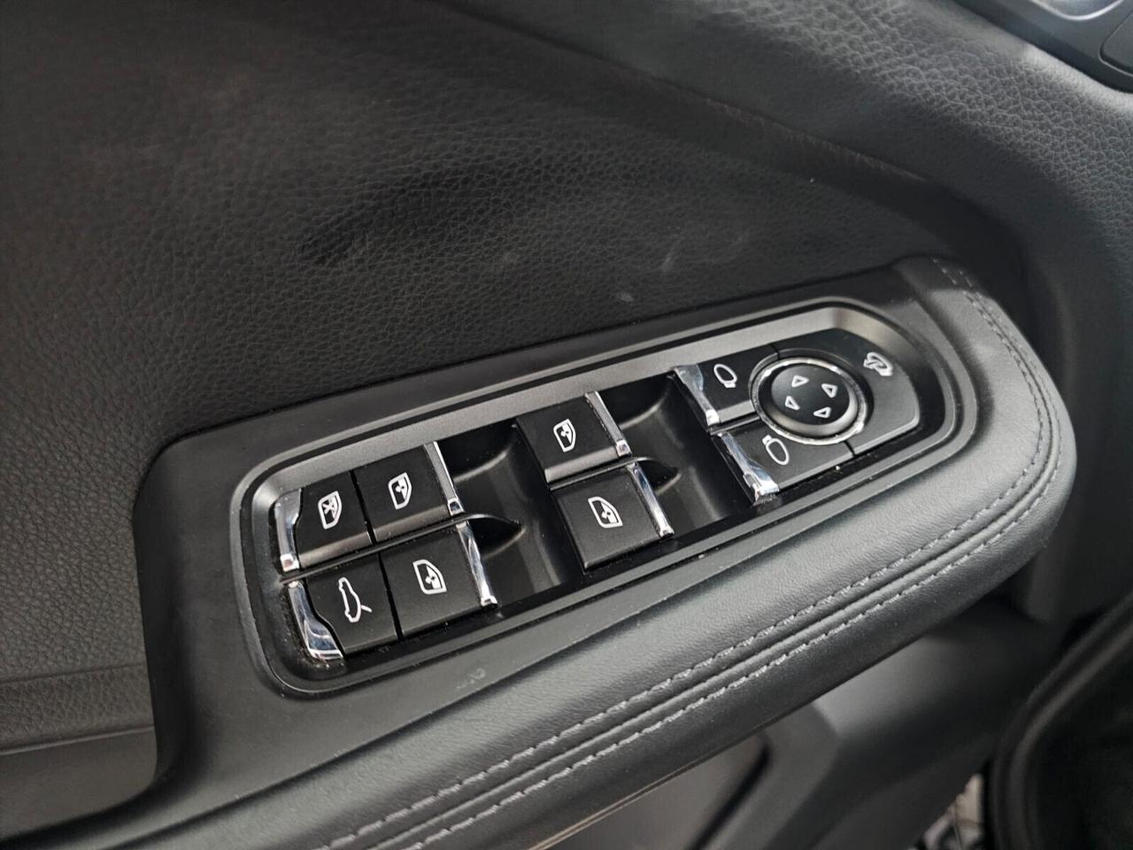 NUOVA PORSCHE MACAN TURBO 2.0 BENZINA 265CV CHRONO SPORT PACK