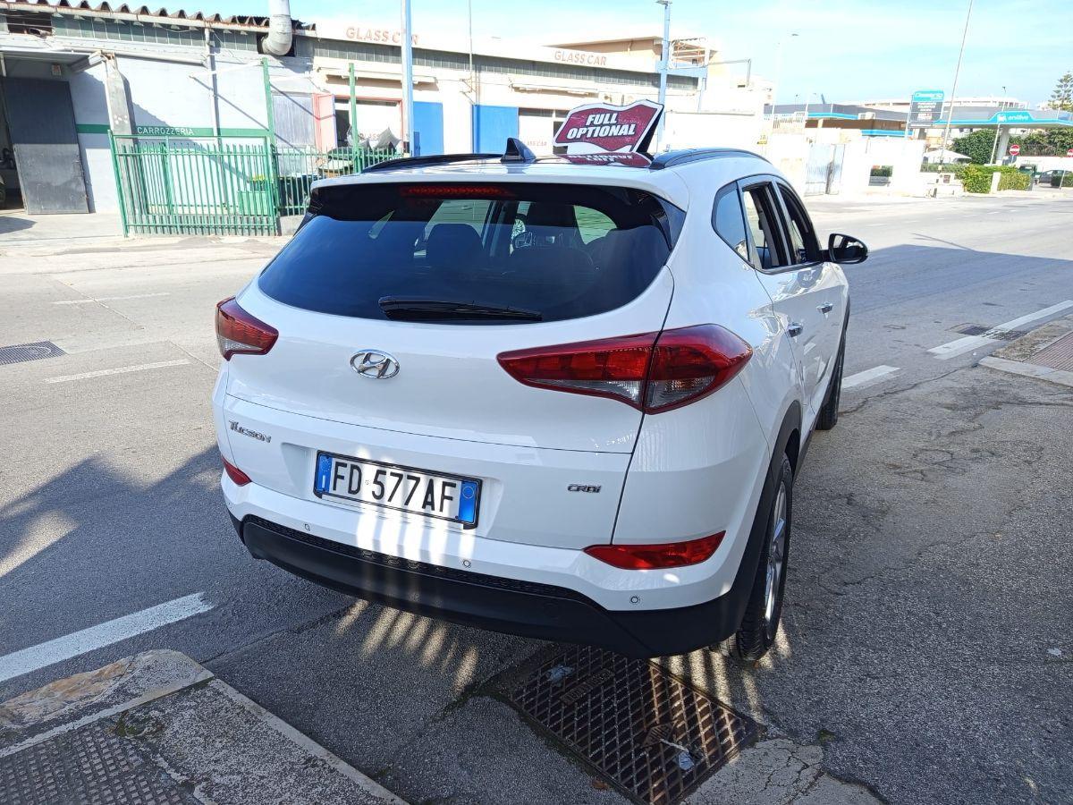 HYUNDAI Tucson 1.7 CRDi XPossible TETTO/NAV/PELLE