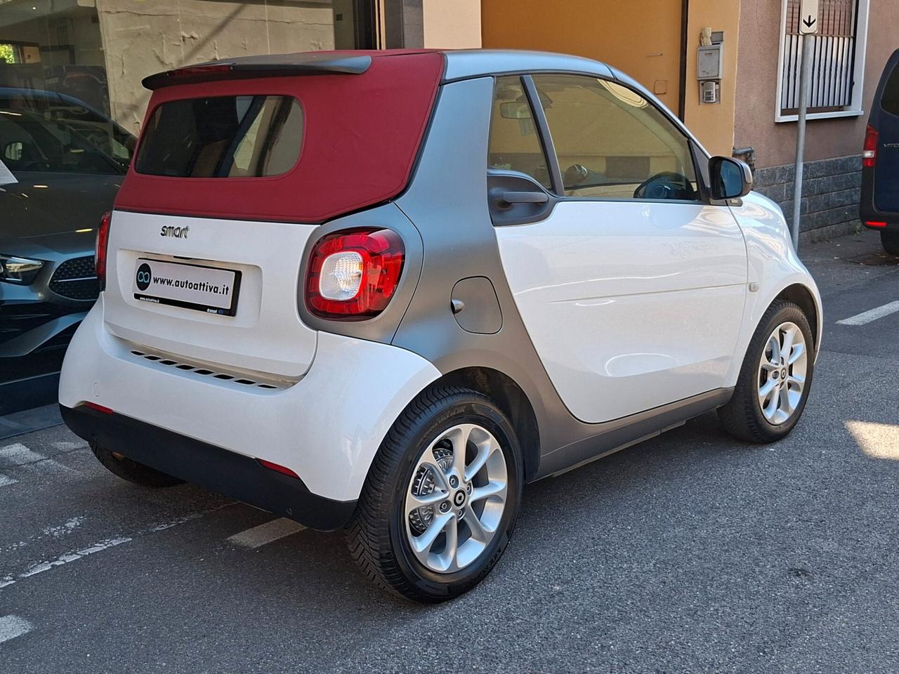 Smart ForTwo 90 0.9 T twinamic cabrio Passion Capote Rossa