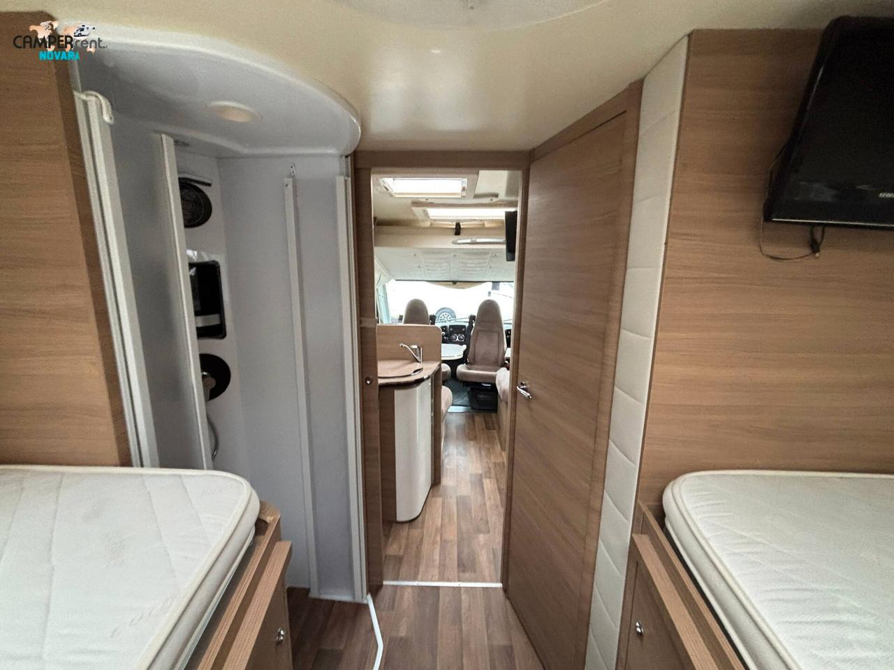 ELNAGH T-LOFT 530 SPECIAL EDITION - motorhome con letti gemelli in coda ed ampio garage