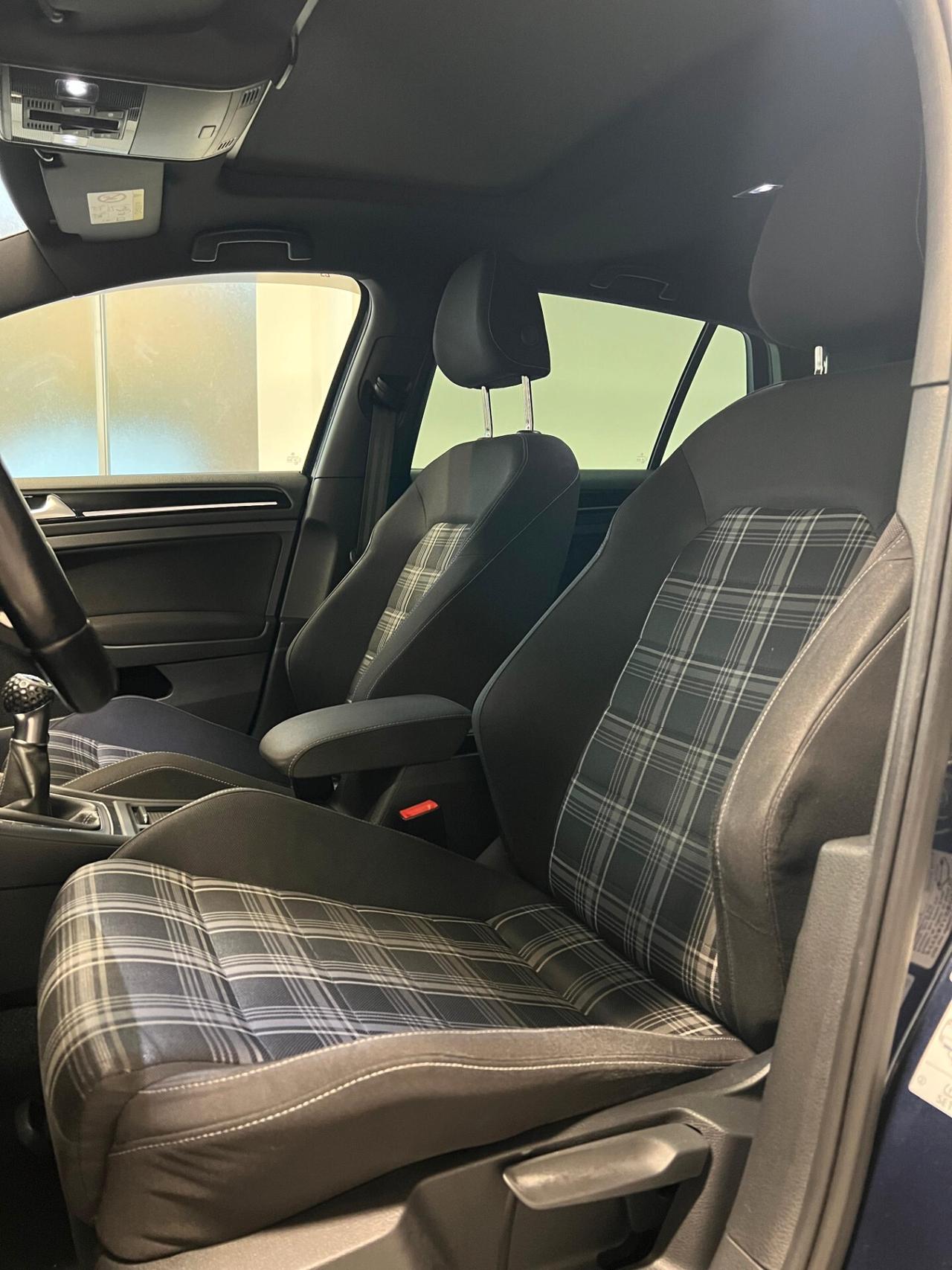 Volkswagen Golf GTD 2.0 TDI 5p. Business BlueMotion Technology