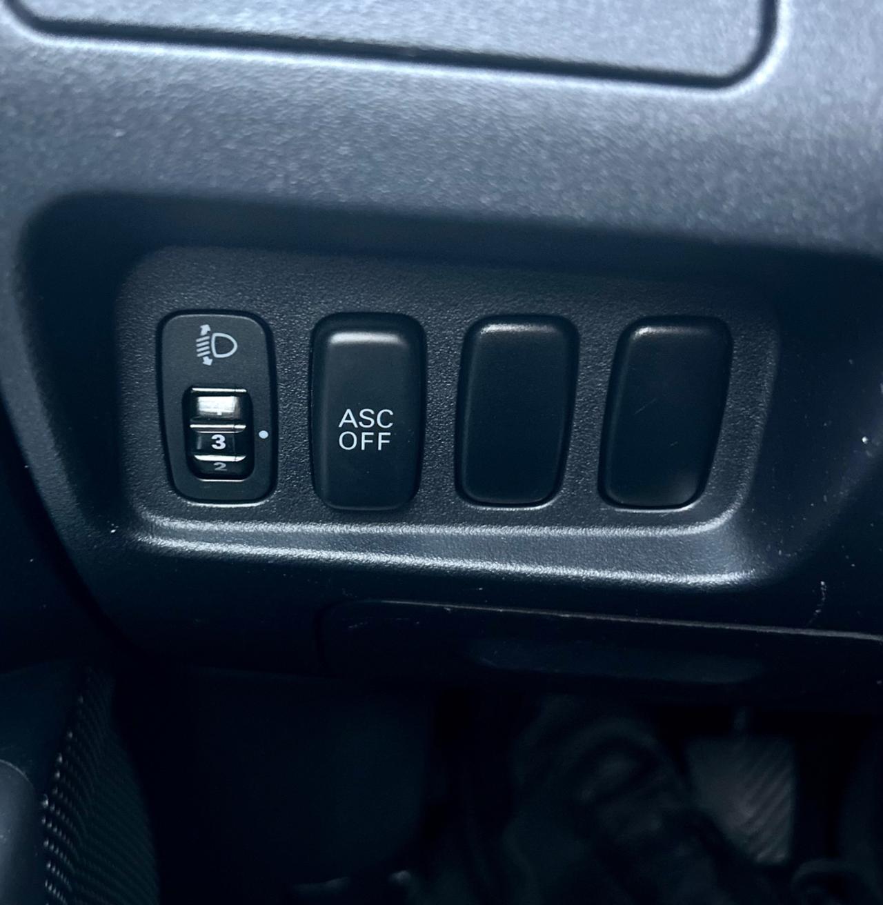 Mitsubishi Outlander 2.0 DI-D Instyle 7 POSTI