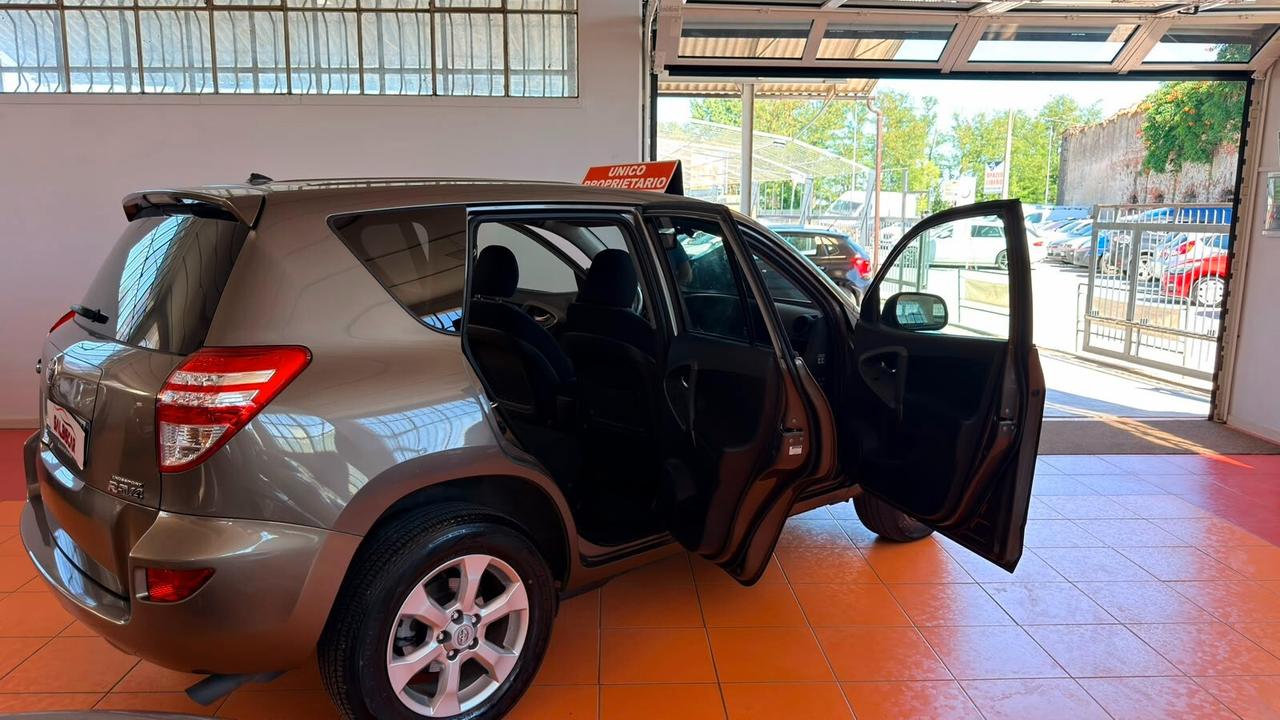 Toyota RAV 4 RAV4 Crossover 2.0 Exclusive