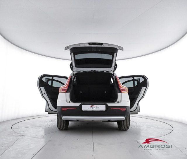 VOLVO XC40 D3 Geartronic Momentum - AUTOCARRO N1 - PER OPERAT