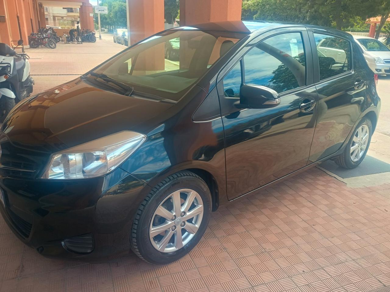 Toyota Yaris 1.4 D-4D 5 porte Lounge