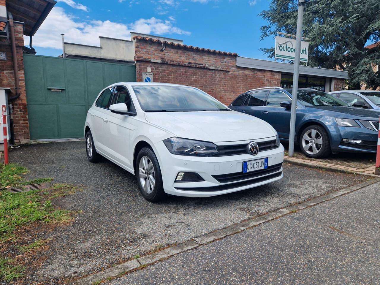 Volkswagen Polo 1.0 80CV "55.200 km" Carplay, Sensori, Clima bizona