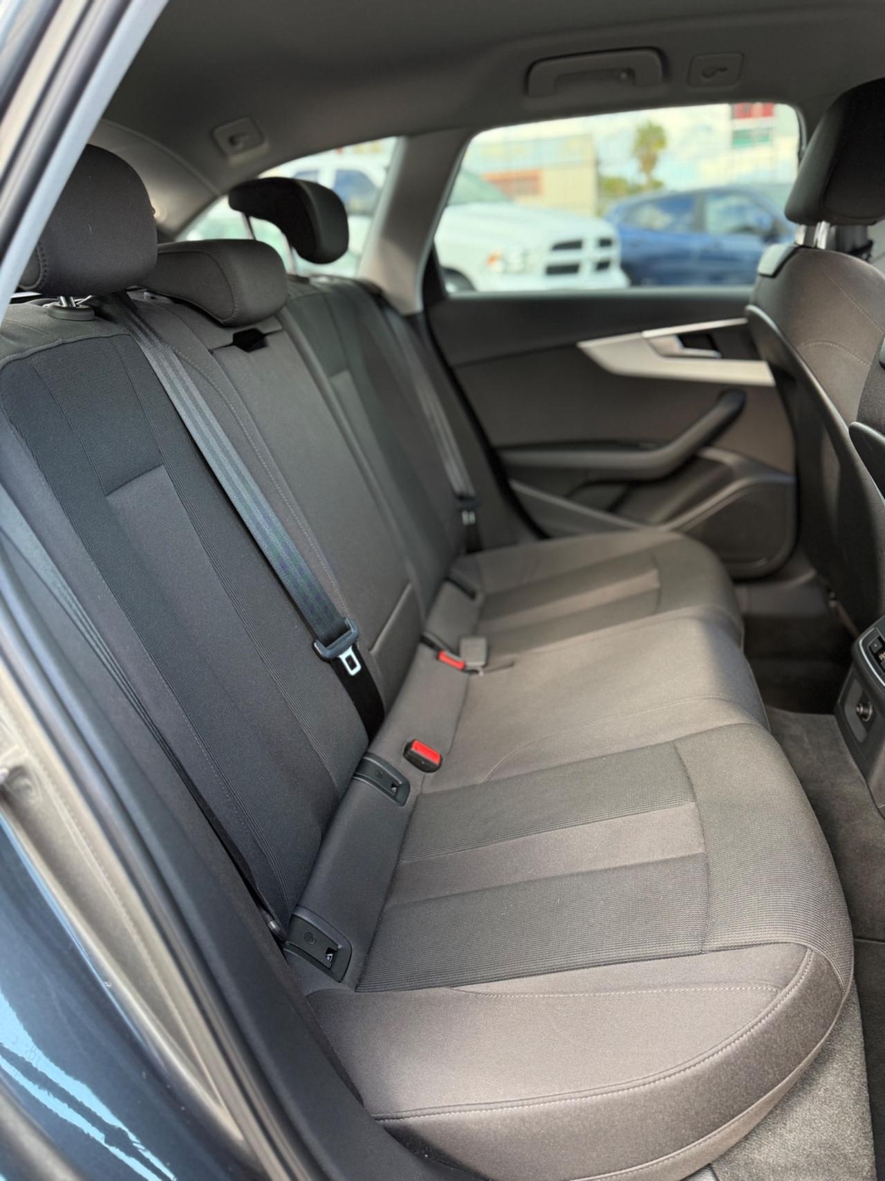 Audi A4 Avant 35 TDI/163 CV S tronic line edition