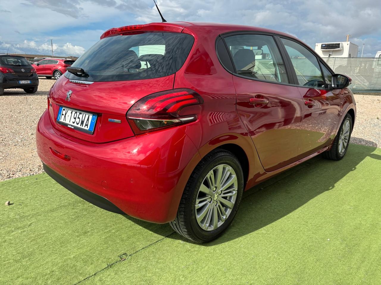 Peugeot 208 Utilitaria 1.2 Benzina