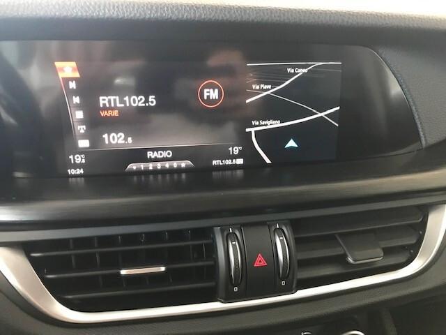 Alfa Romeo Stelvio 2.2 Turbodiesel 210 CV AT8 Q4 Executive PALETTE AL VOLANTE + CARBONIO INTERNO
