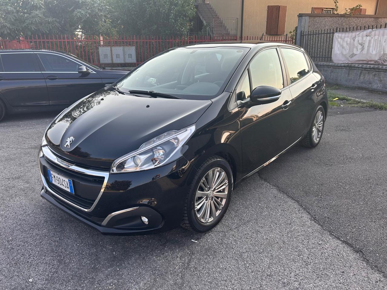 Peugeot 208 1200 85cv 89000 km ALLURE euro6B